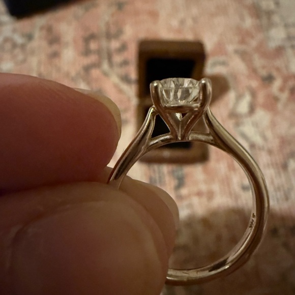 Elegant 14k White Gold, Pear, Brilliant Cut, 1.04 carat Lab Grown Diamond Ring - Picture 3 of 9